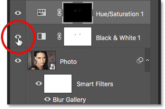 Turning on the Black & White adjustment layer in the smart object